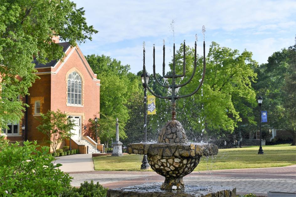 Winnie Davis Hall & Fountain 