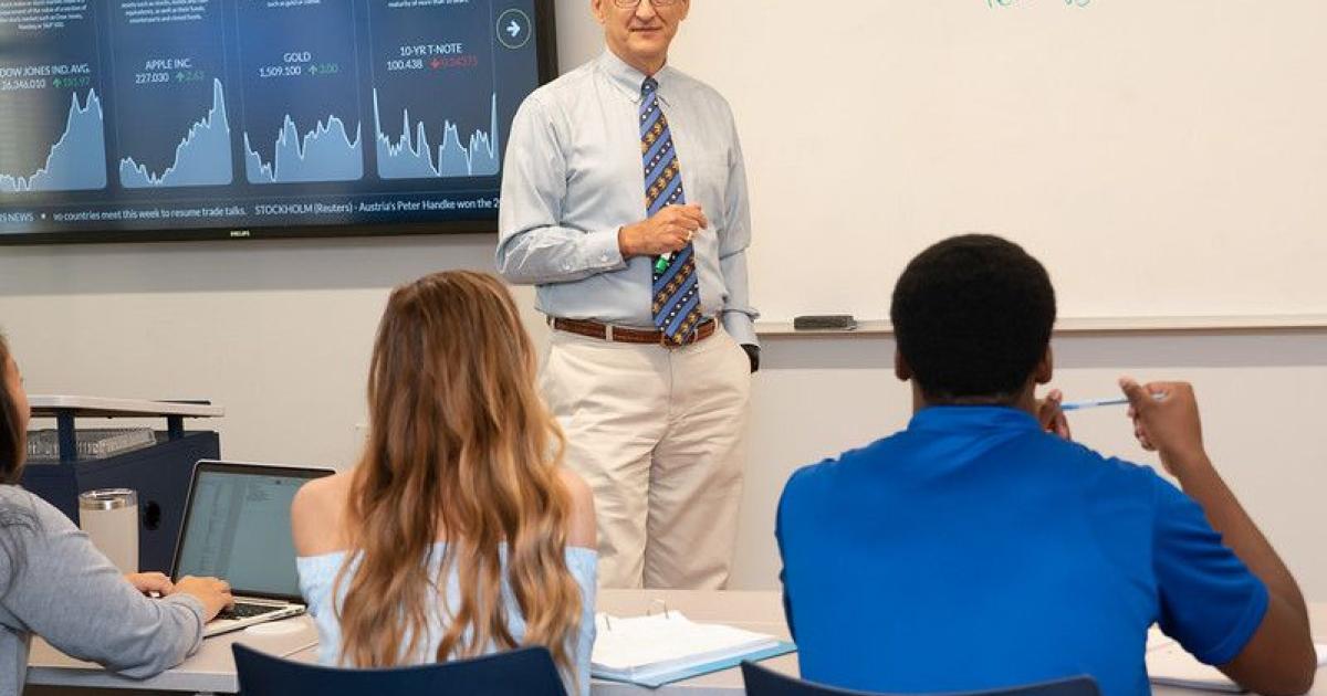 Adjuncts vs Full-Time Professors at College